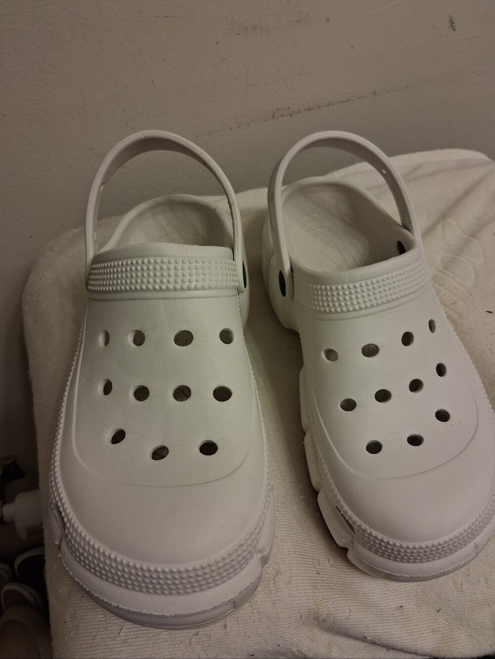 Womens Classic Lightweight White Platform Clogs, like Crocs Size 7.5 8.5, 38-39
